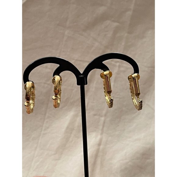 Vintage Gold Tone Rhinestone Lined & Gold Tone Ribbed Sectioned Clip-on Earrings - Picture 11 of 12